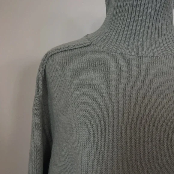 H&M Olive Ribbed Sweater - Picture 2 of 4